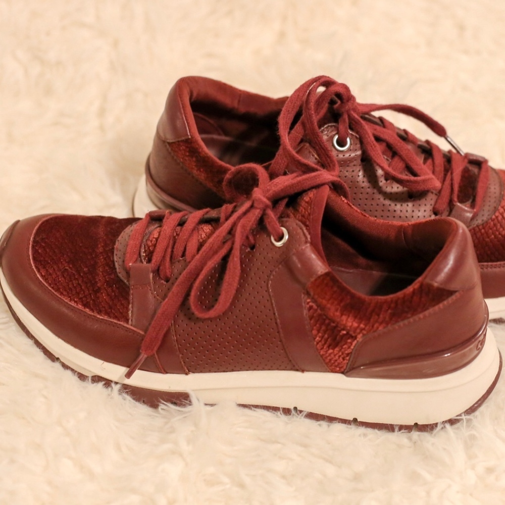 Velvet & Leather Wine Calvin Klein Size 7